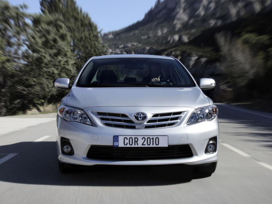  Toyota Corolla Sedan 2010 года  (фото 7 из 15)